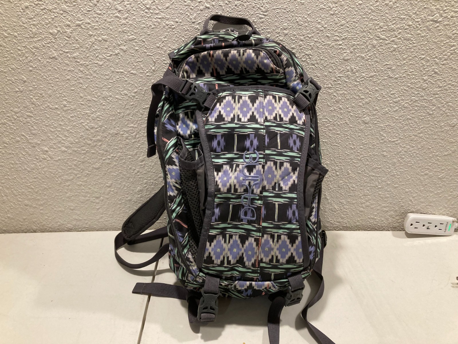 Mesh Sides Pockets