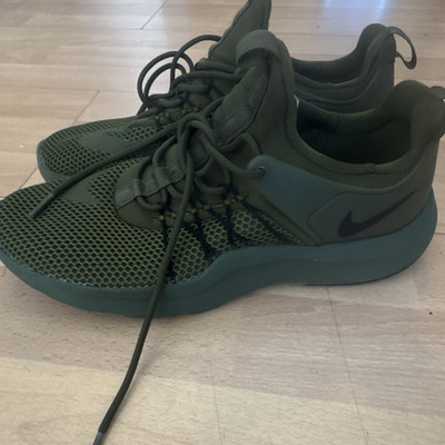 Nike Herren Sneaker Low Top Grün EU 41 US 8 UK 7 atmungsaktiv 819803-301