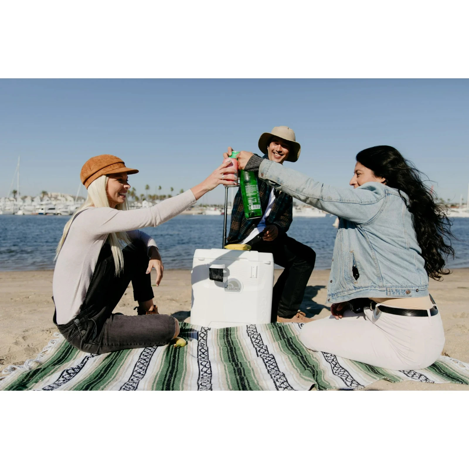 Igloo 52 QT Marine Ice Chest Cooler with Wheels, White, Free ship