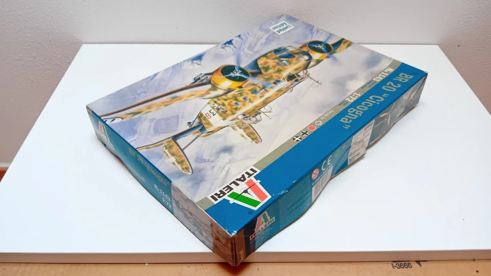 Italeri BR 20 "Cicogna" Model Kit Scala 1/72 - Immagine 2 di 4