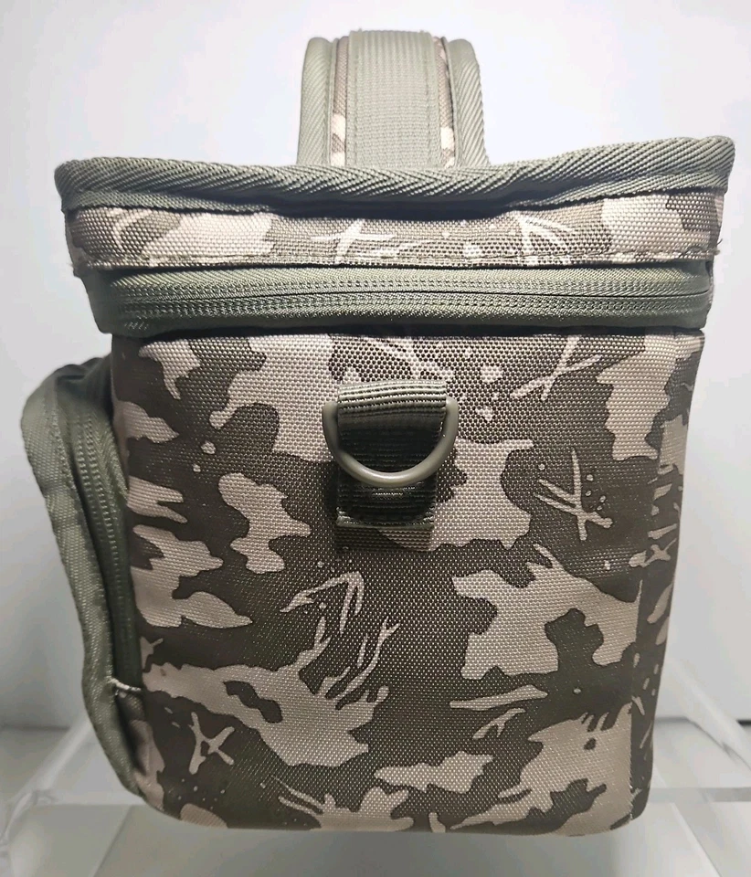Bolsa de almuerzo Nike Futura Sport aislada PEVA oliva camuflaje táctico 6,75 L usada Foto 2 de 4