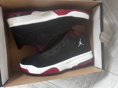 Nike Jordan Max Aura 2 Men’s Size 10.5 – Black/White-Gym Red – New in Box - Picture 3 of 7