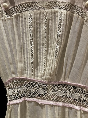 1910s Edwardian Cotton And Handmade Lace Dress Cream/Pink Antique 24”Waist - Picture 21 of 24