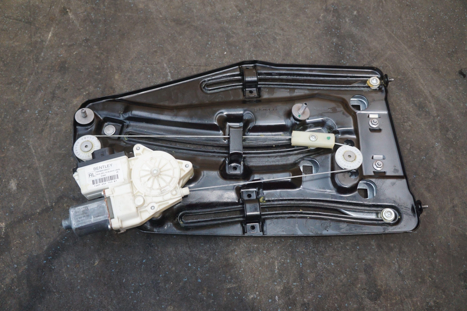 Right Passenger Door Inner Plate OEM 3W8837756K Bentley GT 2011-18