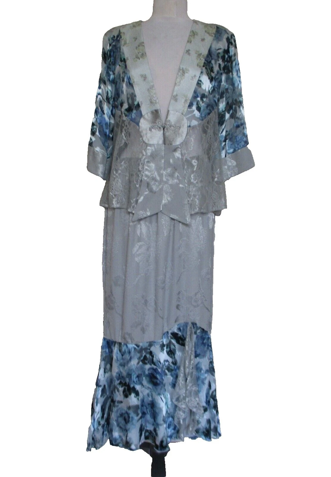 Silk Blend Eveningwear Vintage Suits, Sets & Suit Separates for Women