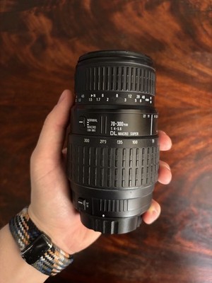 Sigma 70 300mm f/4 5.6 DL Macro Super   Canon EF   Teleobjektiv   guter Zustand
