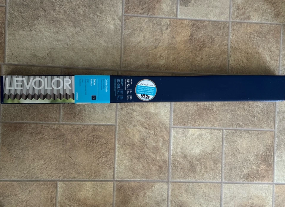 Levolor Cellular Shade - Snow Blackout - Corte personalizado a 39 1/4” W x 72” L Foto 4 de 4