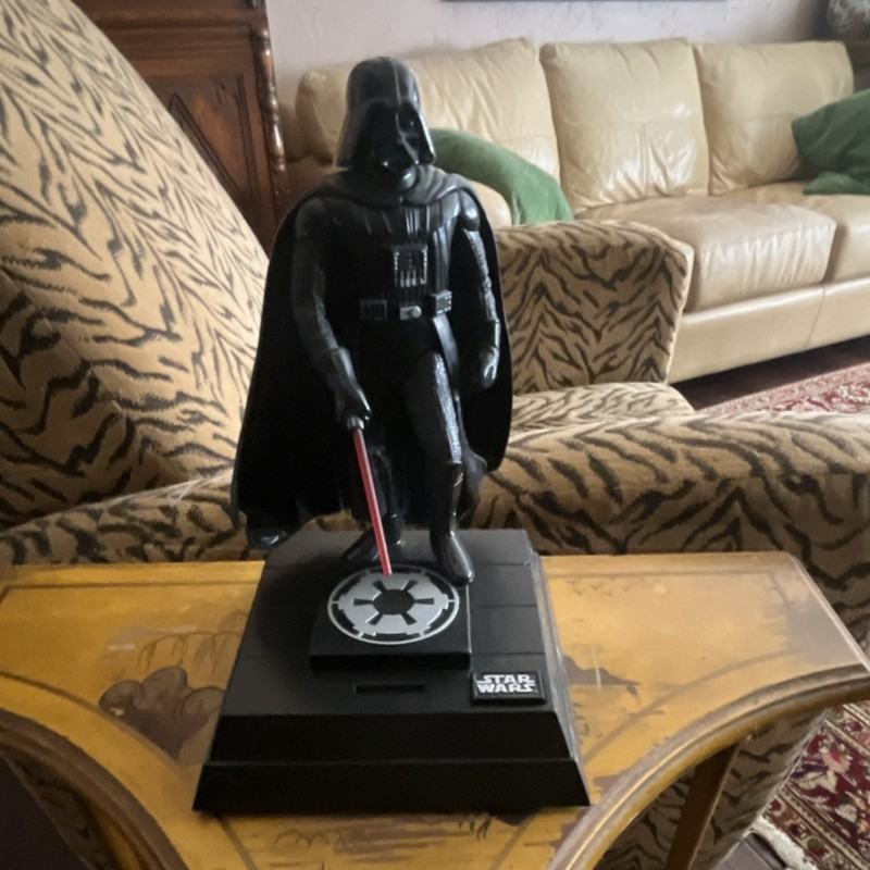 Star Wars Darth Vader Figurine Statue/piggy bank Lights on DisplayBaseFUNCTIONAL