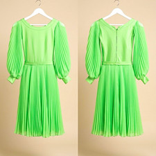 D-Klasse Standardkleid grün 2XS A-Linie knie...