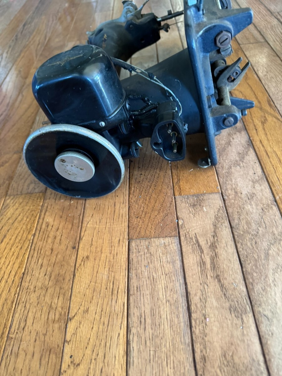 Vintage Antique Simanco 125255 Singer Sewing Machine w/ Lamp for