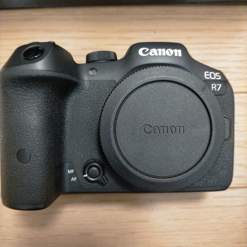 [Near Mint] Canon EOS R7 32.5MP Mirrorless Digital Camera Body w/ Mount Adapter - Picture 2 of 8