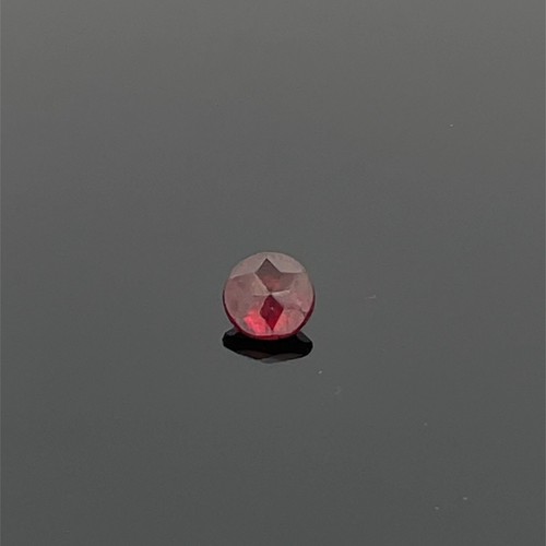 SCHMUCKJAGD SAMMLERSTEIN GRANAT FACETTIERT ca. 0,60 ct
