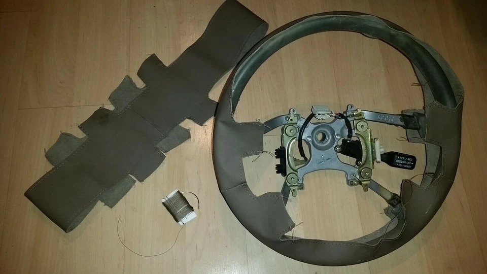 KIT LLANTAS CUERO TOYOTA LAND CRUISER 1992-97,1998-02, 03-07 -CUBIERTAS RADIOS Foto 2 de 4