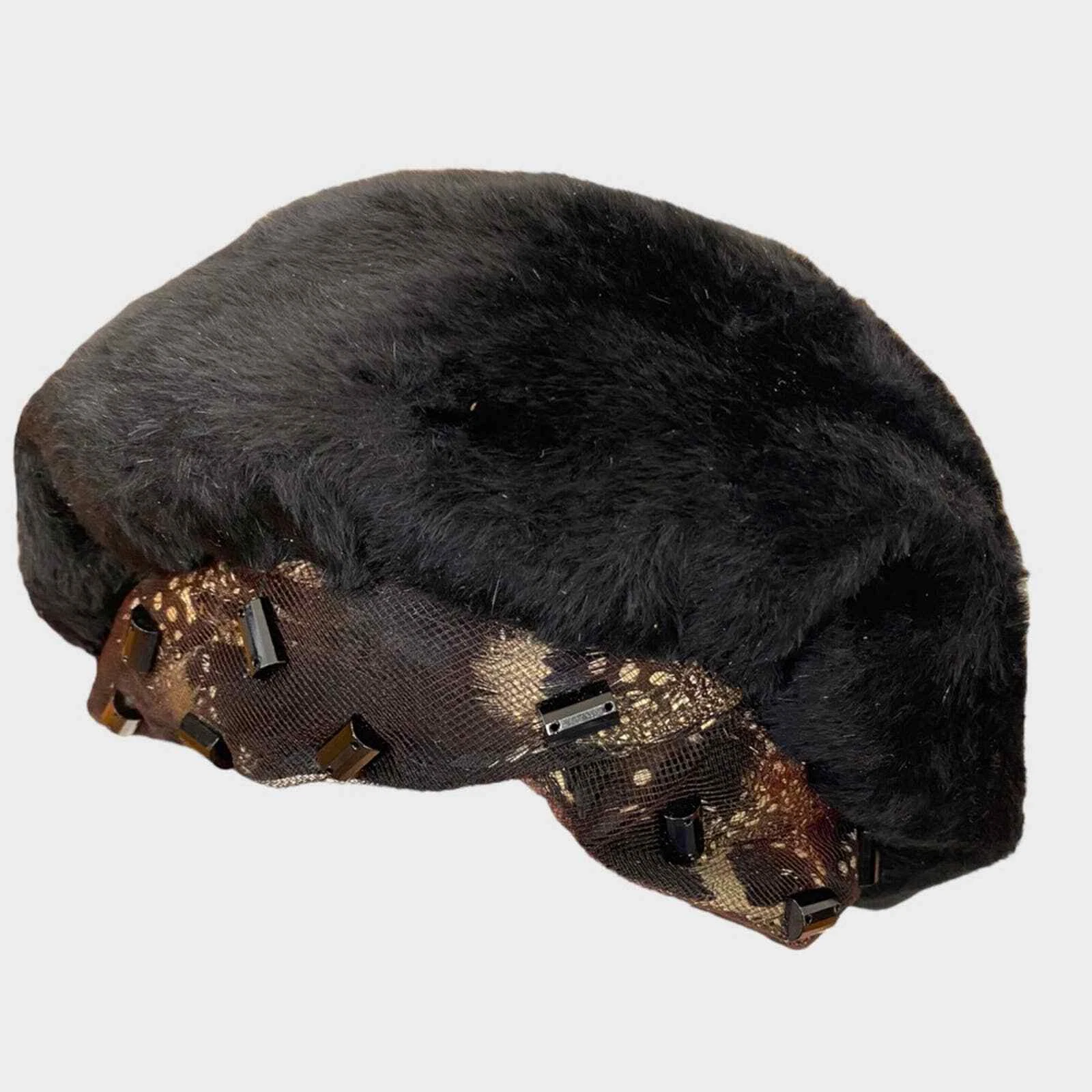Chapeau fourrure noire Christian Dior vintage années 1960 perles maille plumes garniture