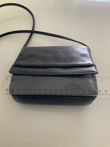 Vintage TULA , SMALL , SOFT , BLACK LEATHER CROSSBODY / SHOULDER BAG - Picture 7 of 14