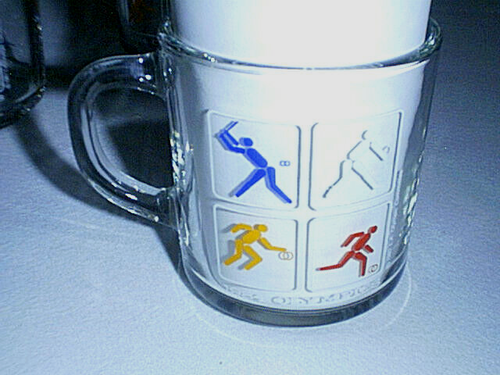 Juego de 4 tazas McDONALDS de vidrio transparente de 8 oz 1984 Juegos Olímpicos de Los Ángeles EE. UU. - Imagen 3 de 4