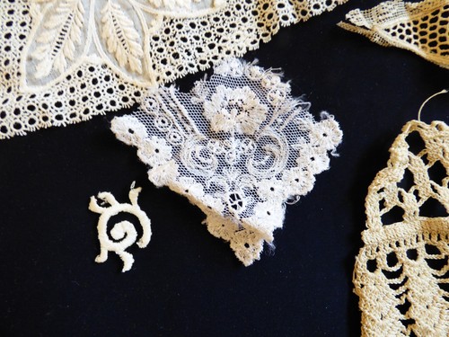 De colección Antiguo Victoriano Hecho a Mano Bordes de Encaje Parches 21 Piezas Crudo - Imagen 10 de 12