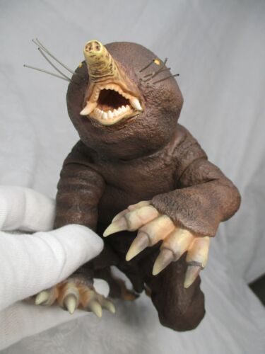 X-PLUS ULTRA Q Tsuburaya Mogura Monster MONGLER Mole Kaiju 8,66" Largo Ultraman - Imagen 4 de 24