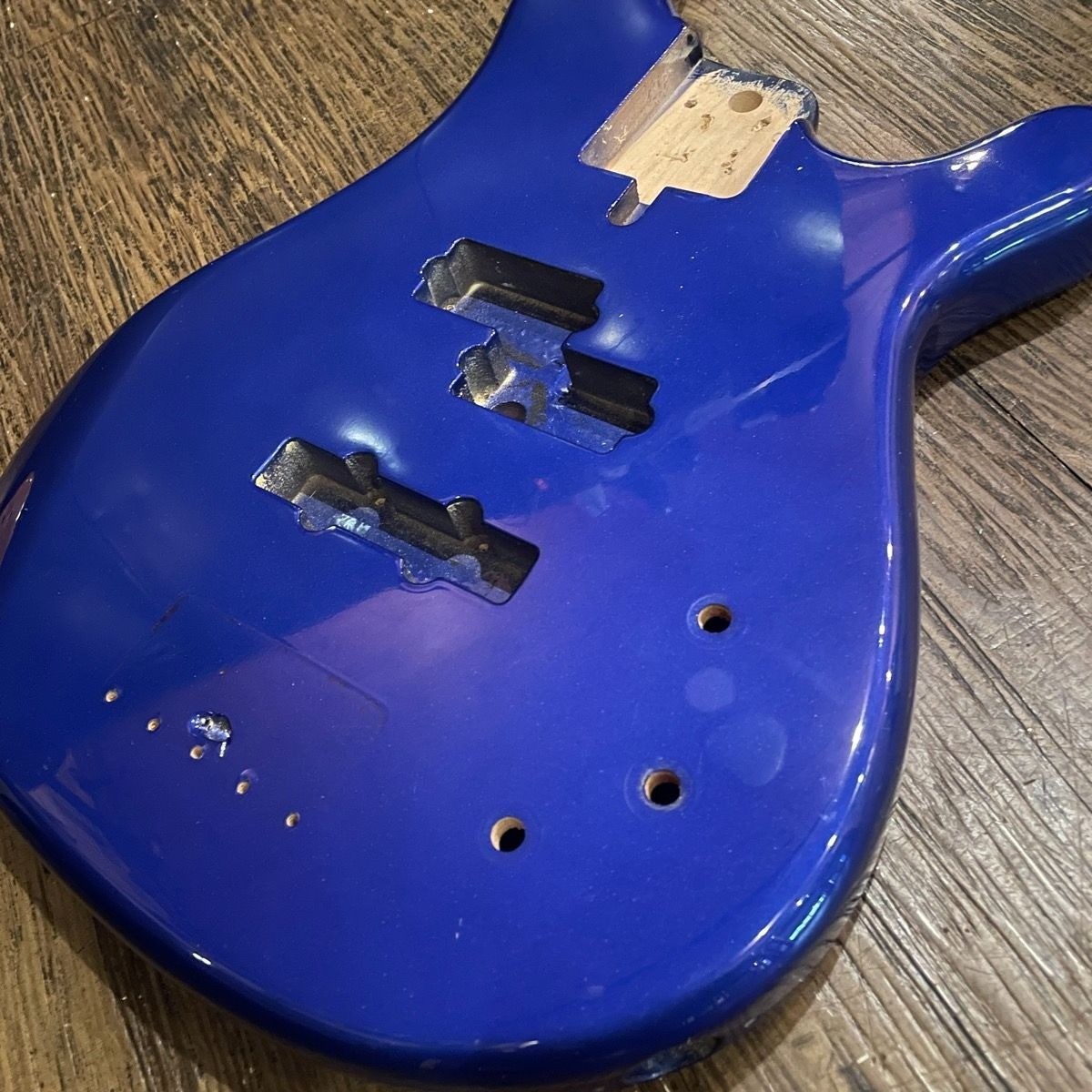 はな様　FERNANDES FRB-40 エレキベース ブルー　グラデーション FERNANDES (フェルナンデス) エレキベース FRB-40M｜トレファクONLINE