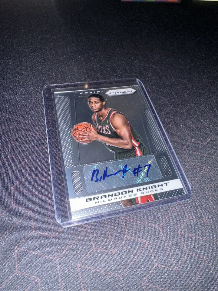 2013-14 Panini Prizm - Autógrafos Brandon Knight #159 (AU) Foto 2 de 4