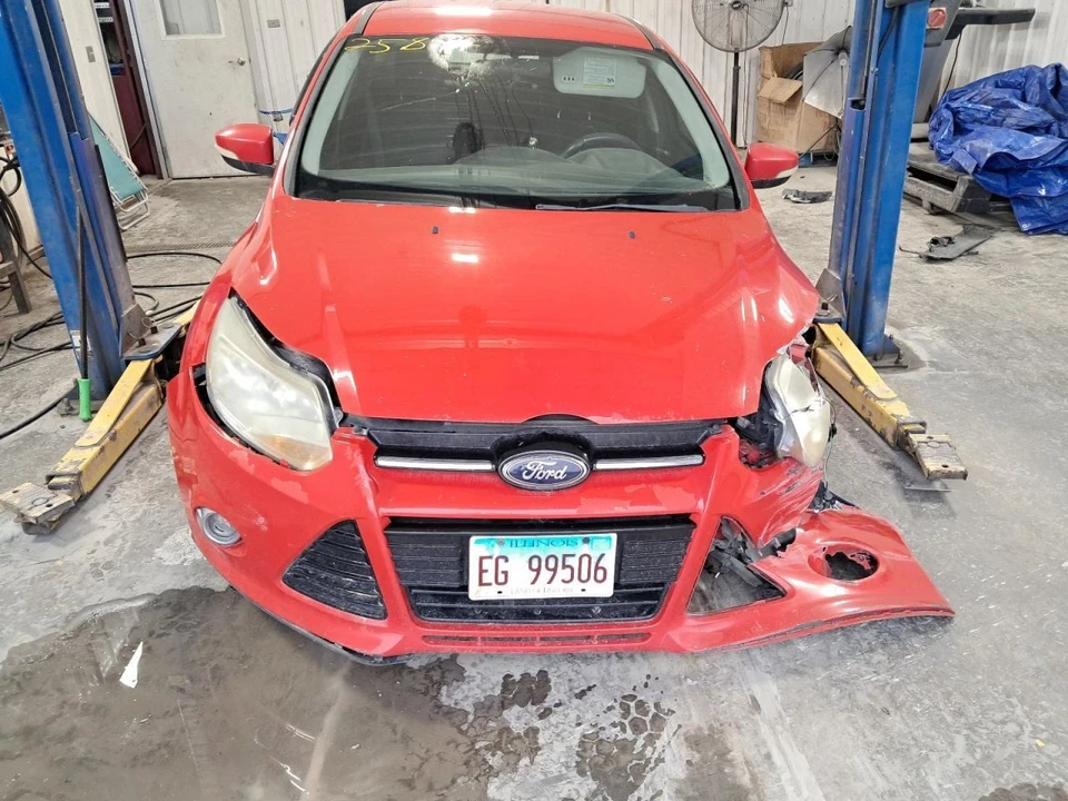 2012 Ford Focus Hatchback Trunk Lid Red Used Local Pickup Only 439605 Foto 2 de 4