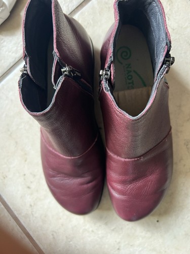 NAOT Boots Wanaka Ankle Booties Burgundy Leather Double Zippers Size 8 - Picture 4 of 4