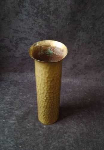 ANTIQUE ARTS & CRAFTS HAND HAMMERED COPPER VASE 8.5" with MARK - Picture 2 of 15