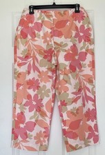 Liz Claiborne Lizsport Floral Cropped Pants Size 10P Front Zip 100 Cotton