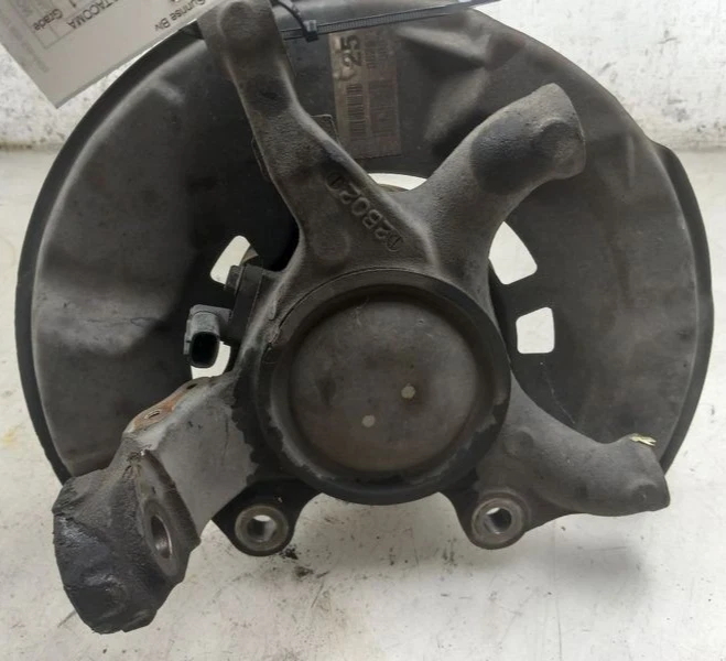 Toyota Tacoma 2005-2015 4x2 conjunto de nudillo de husillo de conductor delantero izquierdo fabricante original Foto 2 de 4