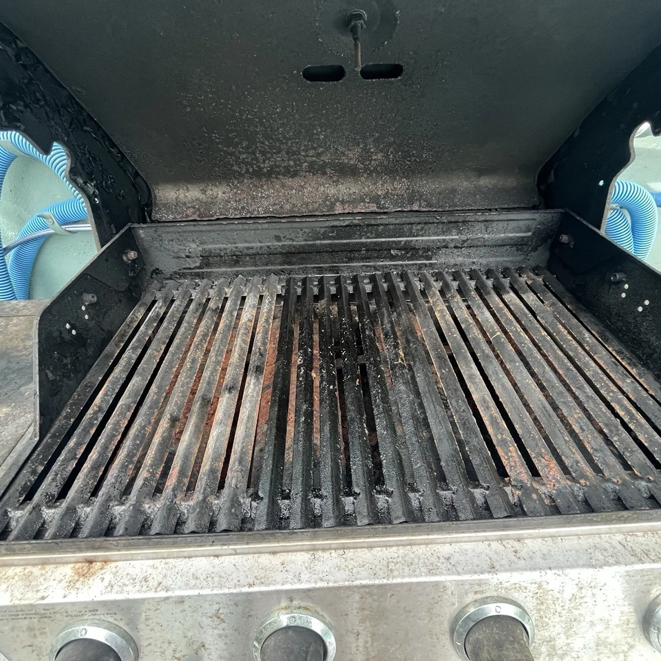 Charbroil Classic 4 Burner烧烤炉带侧边燃烧器 — 第 4/4 张图片