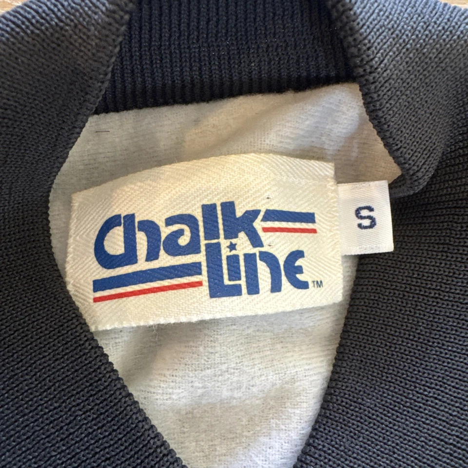 Chaqueta de satén vintage de Mickey Mouse para hombre S negra bombardero Disney línea de tiza años 80 Foto 3 de 4