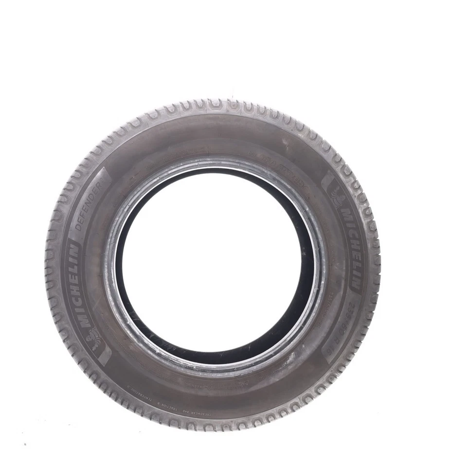Usado 235/60R16 Michelin Defender 2 100H - 7.5/32 - Imagem 4 de 4