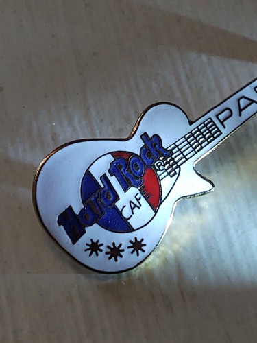 Hard Rock Cafe Paris France Flag Logo White Les Mills Gold Trim Guitar Pin - Picture 2 of 8