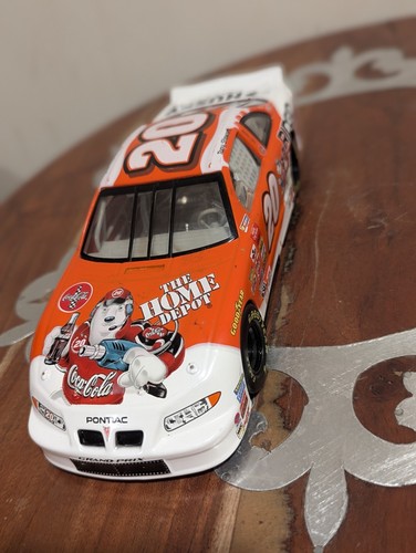 2001 Tony Stewart #20 Home Depot Coca-Cola Polar Bear Grand Prix 1:24 - Picture 2 of 11