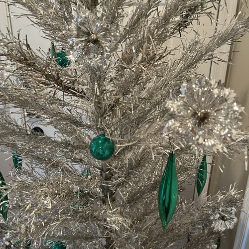 Vintage 1950s Silver Aluminum Flower Pom Pom 6 Ft Christmas Tree w/ Modern Base - Picture 6 of 24