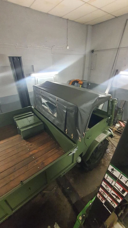 Unimog 404 fabric roof PVC/khaki (RAL 6006) and black - Изображение 2 из 4