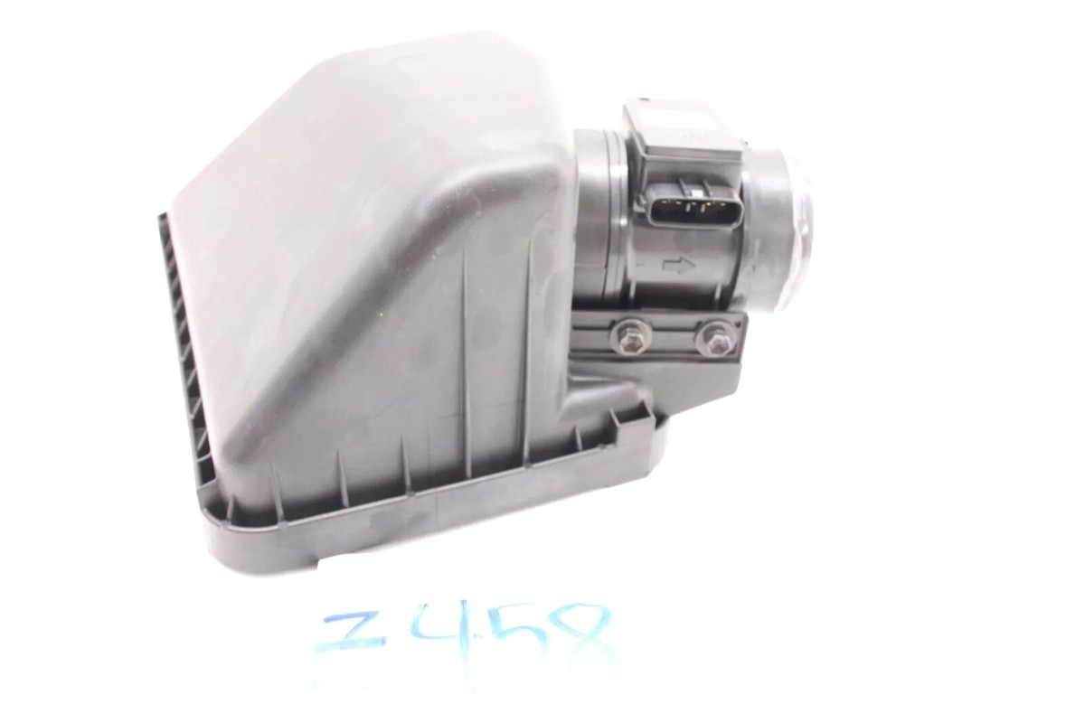 New OEM Air Cleaner Box Filter Top Cover 1995-1996 Toyota