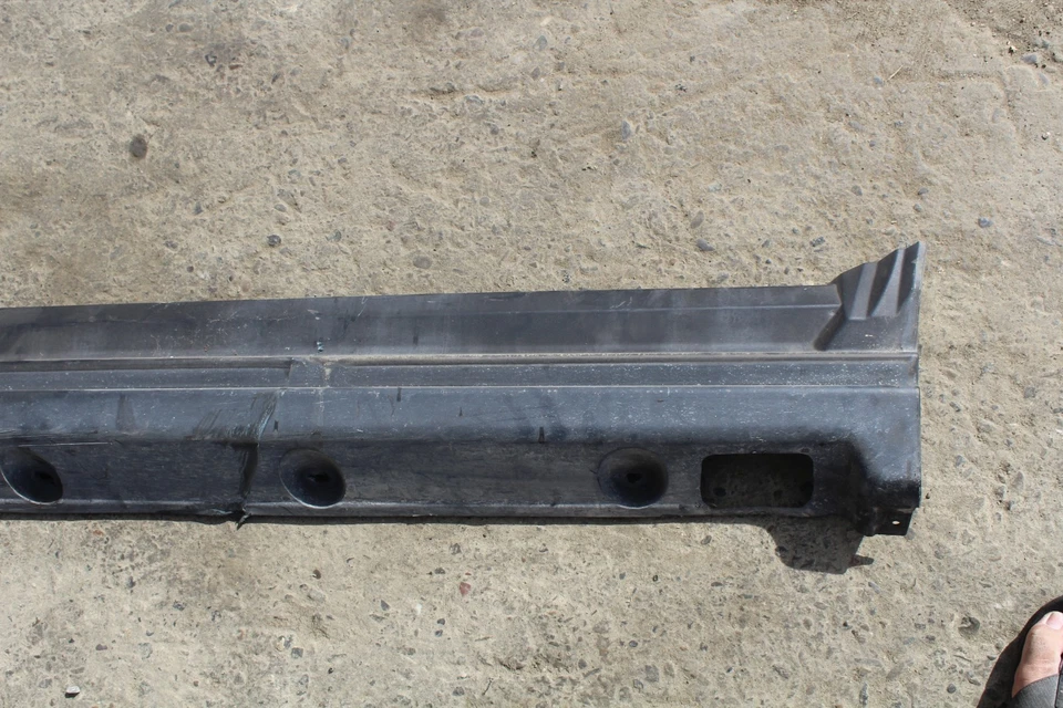 03-05 FALDA LATERAL IZQUIERDA LAND RANGE ROVER LH FALDA LATERAL MOLDEADA BASCULANTE V911 Foto 3 de 4