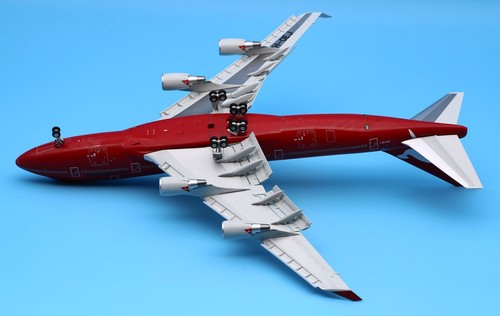Modelo de avión fundido a presión JC Wings 1:200 Qantas Boeing B747-400 VH-OEJ aletas hacia abajo - Imagen 14 de 14