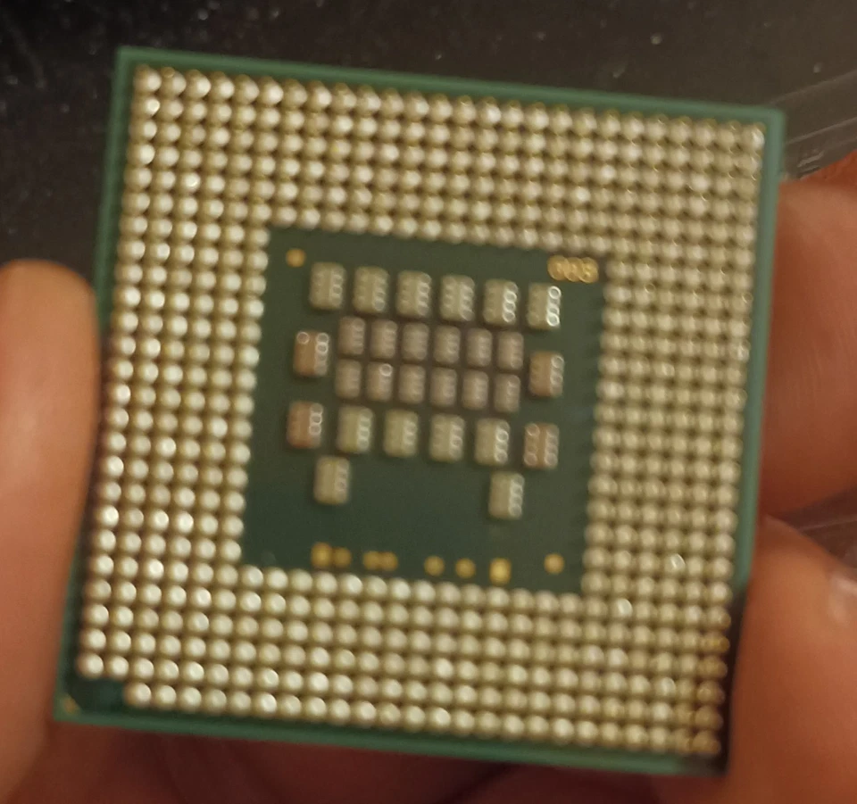 CPU INTEL CELERON M430 1MB/1,73GHz/533/MHZ usato - Immagine 2 di 2