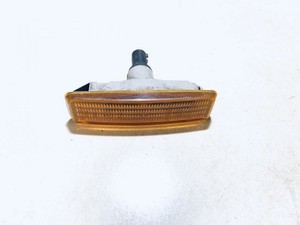 8360589 Seitenblinker (Kotflügelblinker) Vorne Rechts 8360205 BM DE964535-82