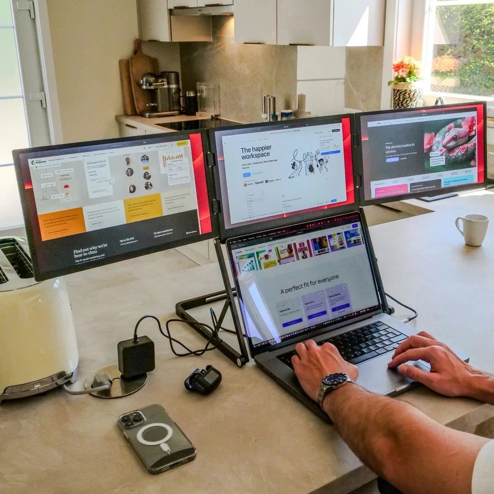 Pantalla triple TriCreate. Monitores portátiles triples. ¡El primero del mundo! Foto 3 de 4