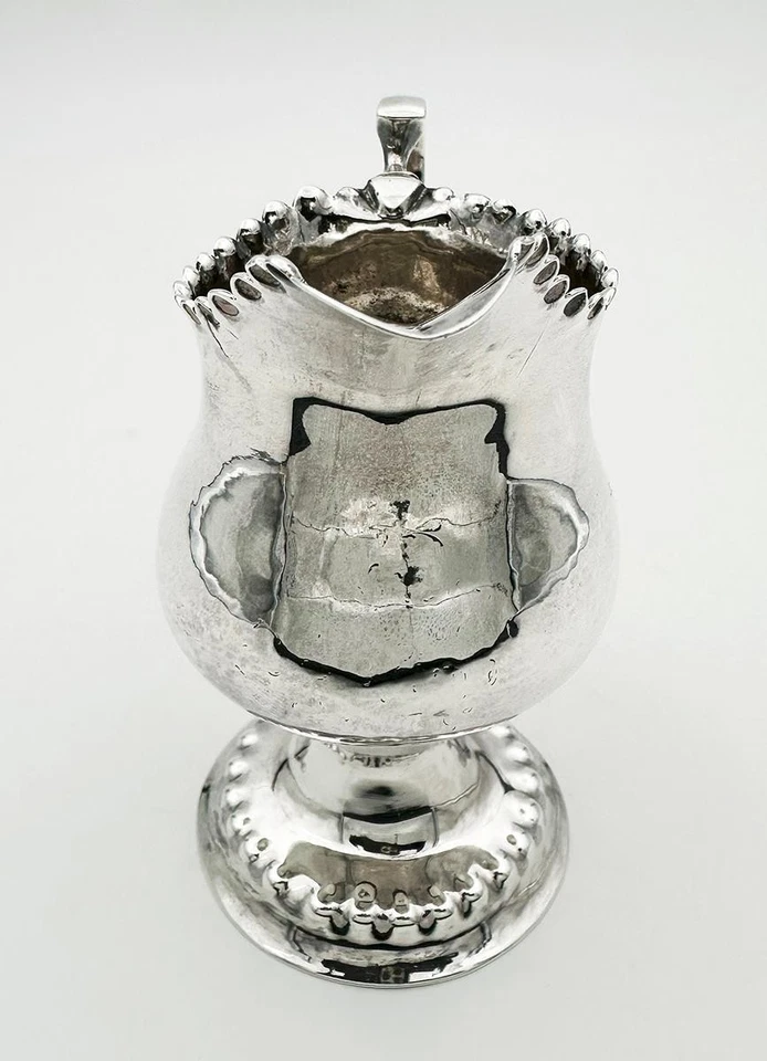 ANTIGUA JARRA CREMA PLATA ESTERLINA GEORGE III Londres 1774 William Collings Foto 3 de 4
