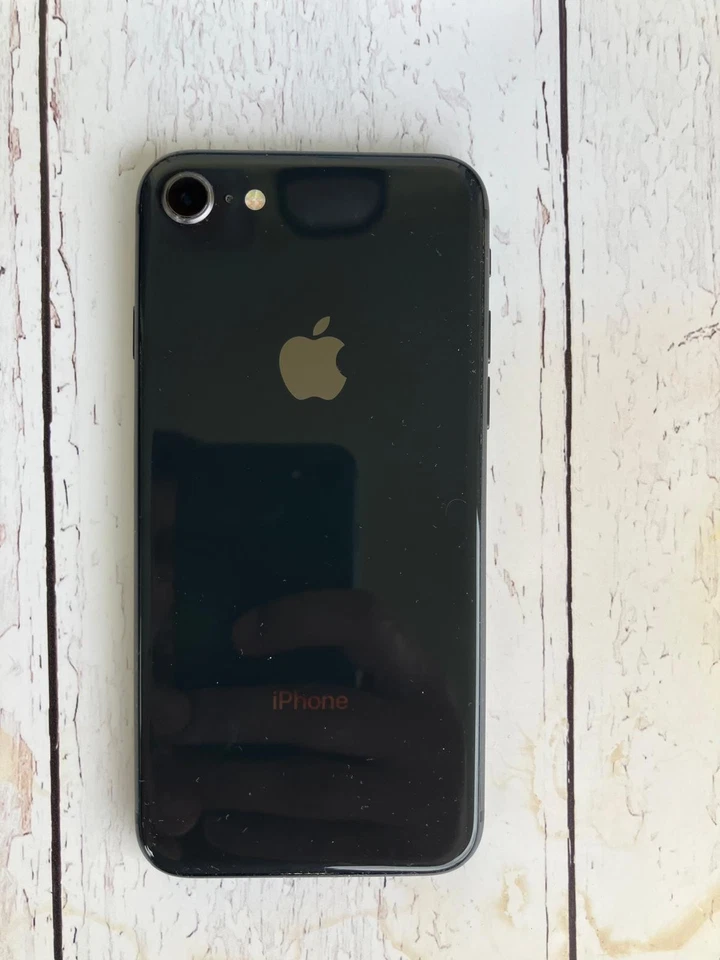 Apple iPhone 8 - 64GB - Grigio Siderale (Sbloccato) - Immagine 2 di 4