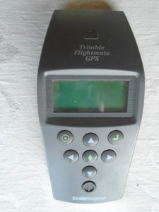 VINTAGE TRIMBLE FLIGHT MATE GPS WITH OPERATNG MANUAL AND ANTENNA.