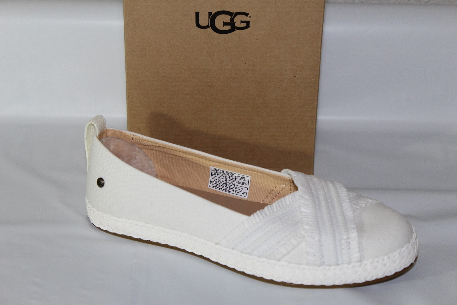 ugg ynez ruffle flat
