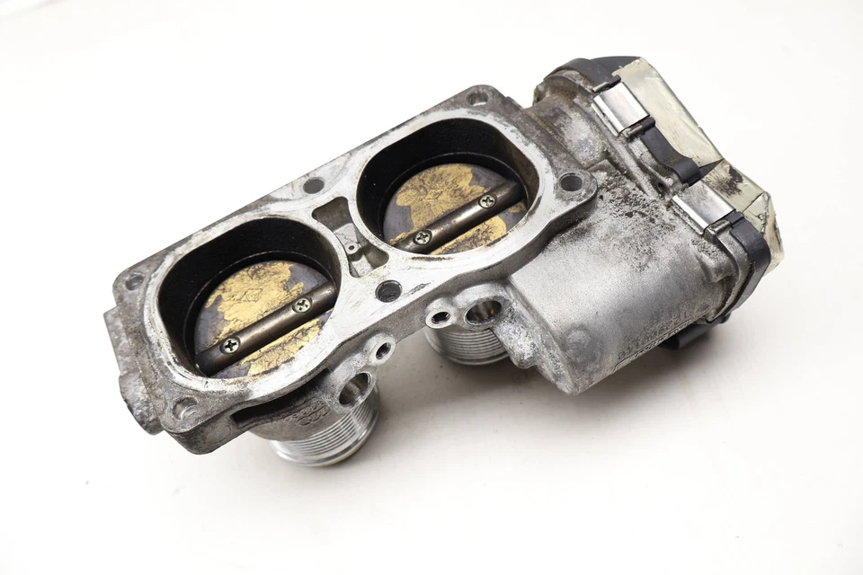 Audi S8 2013 4,0 L - carrocería del acelerador 079133062 M Foto 3 de 4