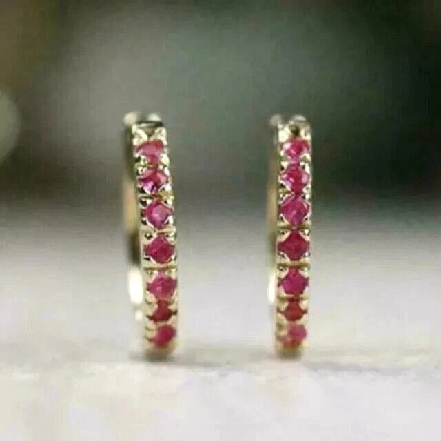 Pendiente Huggie/Aro Mujer Chapado en Oro Amarillo 14k Rubí Rosa Simulado Redondo 1 Ct Foto 2 de 4