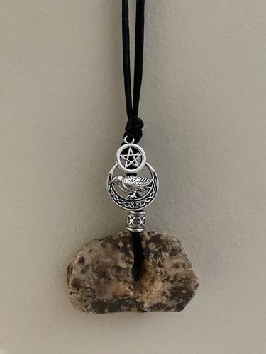 Hag Stone Raven Pentacle Wall Hanging, Protection Amulet | eBay
