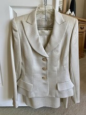 90 s Vintage Women s Ivory/Cream Skirt Suit - Size 6 - Made In USA